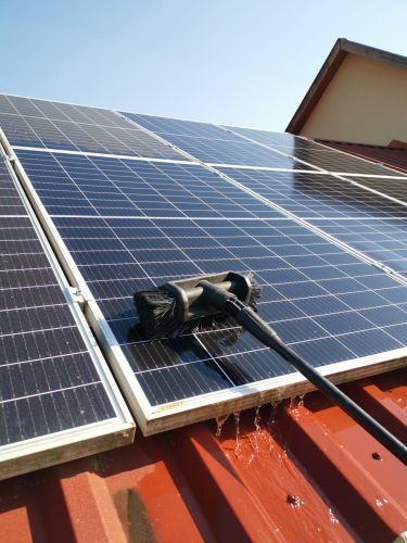 Napelem tisztító szett: Teleszkópos napelem tisztító alumínium mosókefe vegyszer adagolóval üveg lehúzóval 6,5 m + M290 Mmaxima Solar Cleaner napelem tisztító koncentrátum 5kg