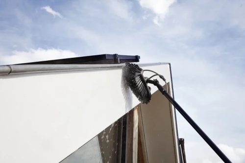 7,5 m Karbon teleszkópos napelemtisztító mosókefe + vegyszeradagolóval,  2 db kefefejjel /puha és közepes/